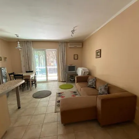 Charming Accommodation With Swimming Pool Golem (Tirana)
